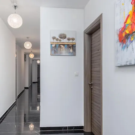 Stunning In With Wifi Пула