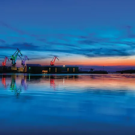 Апартаменти Stunning In With Wifi