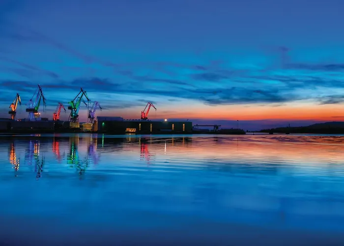 Апартаменти Stunning In With Wifi