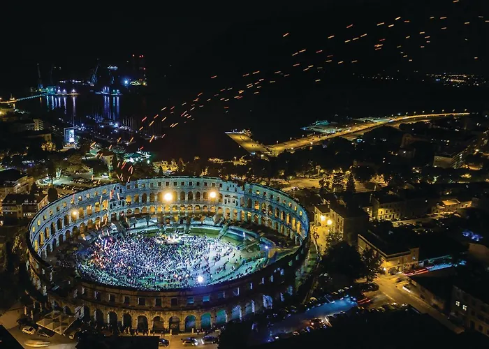 Stunning In With Wifi Пула